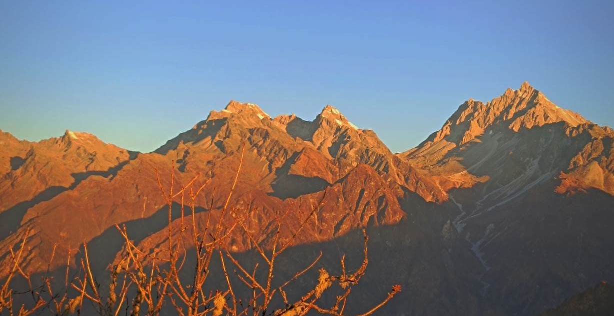 Langtang Valley & Ganja-la to Helambu trek